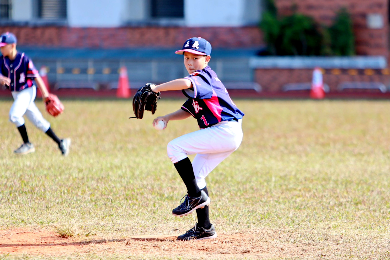 諸羅山盃》陳柏均投出王牌身手　正義國小8局無安打卻在延長賽險勝