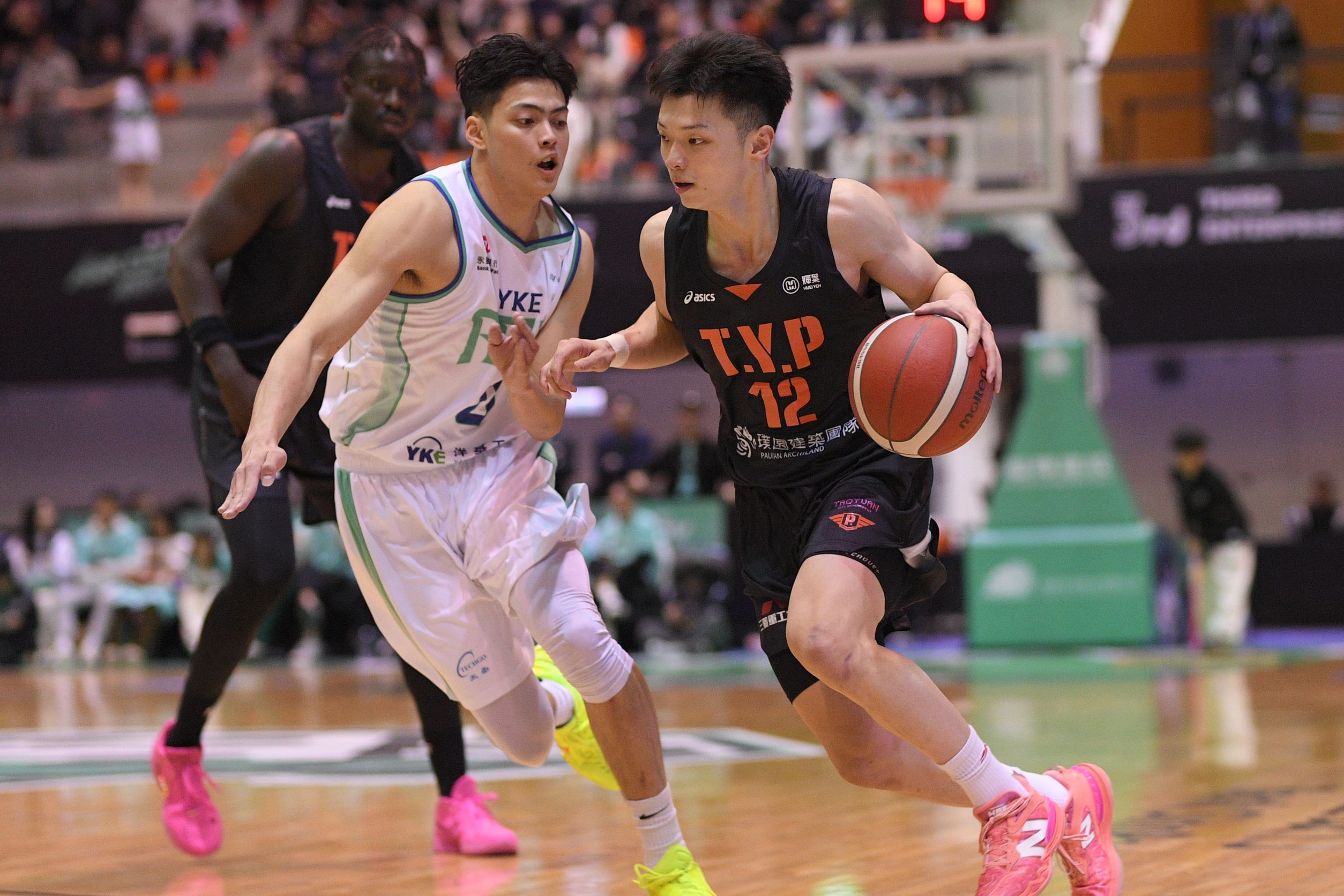 PLG》人家主場開幕不留情面！　領航猿21記外線炸爛洋基工程