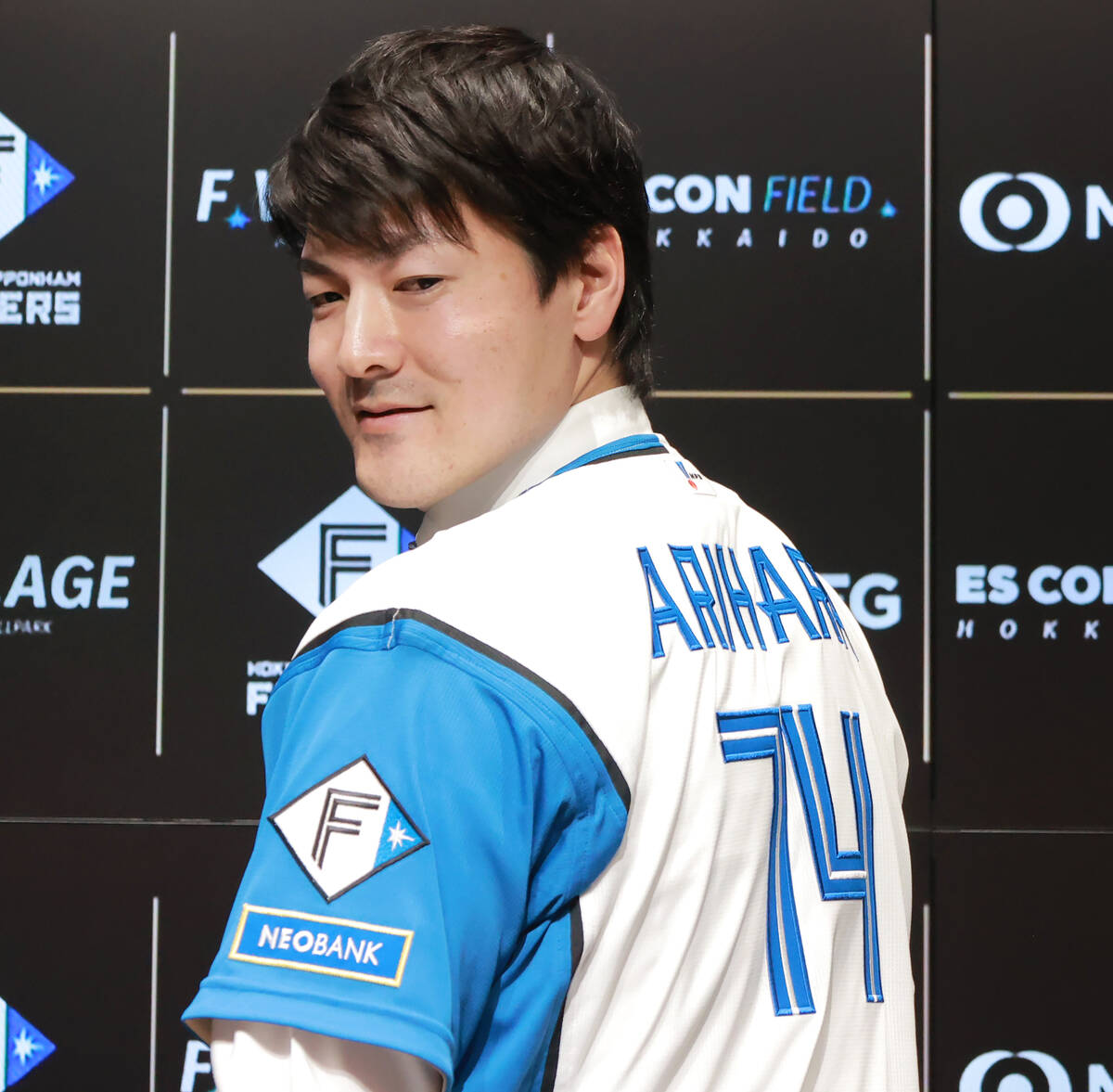 日職》有原航平回鍋火腿罕見穿上74號球衣！　前中日龍陳偉殷也穿過