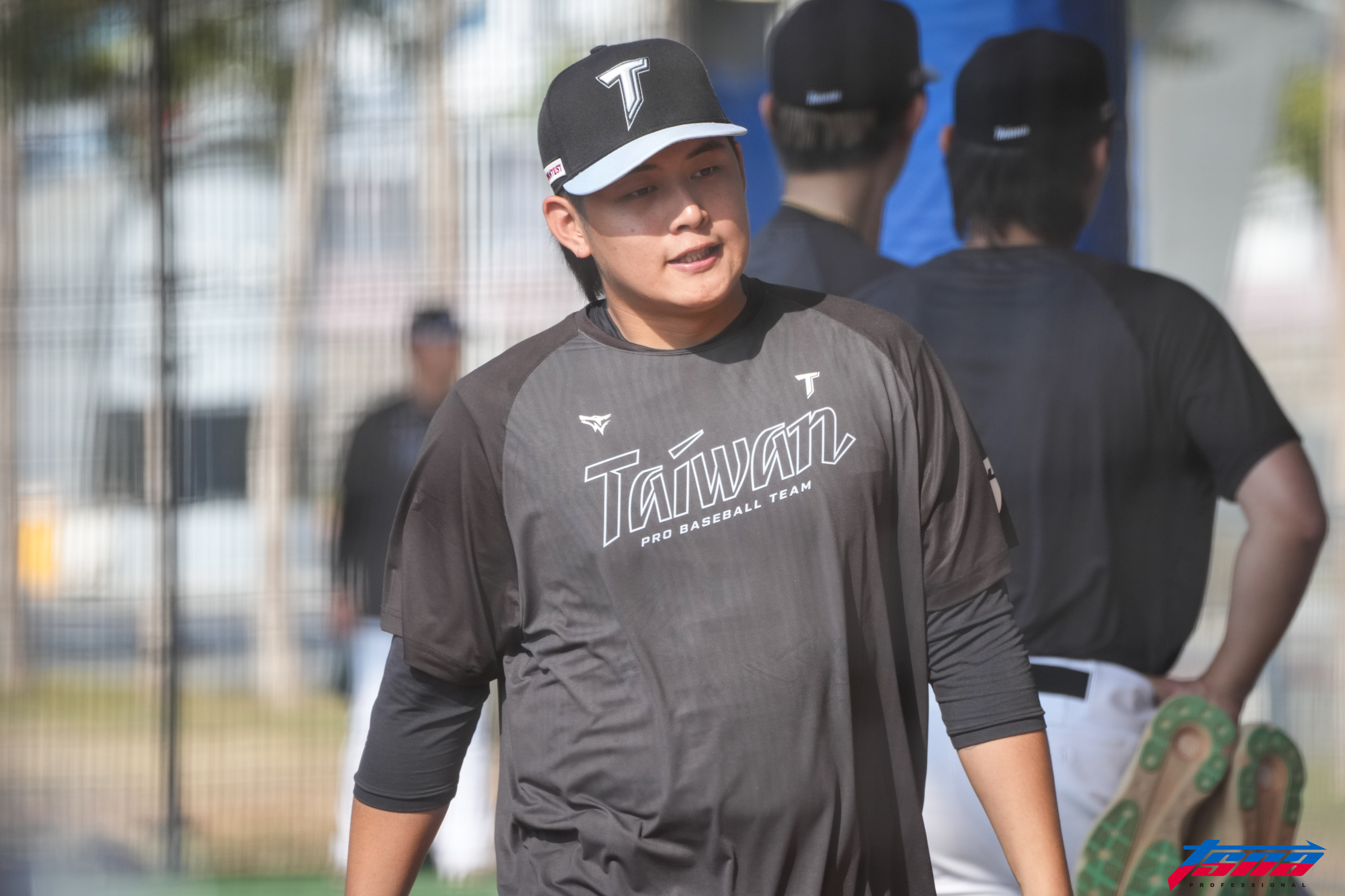 台鋼雄鷹》張誠恩肩膀有狀況不在開季註冊　韋宏亮今年定位在後援