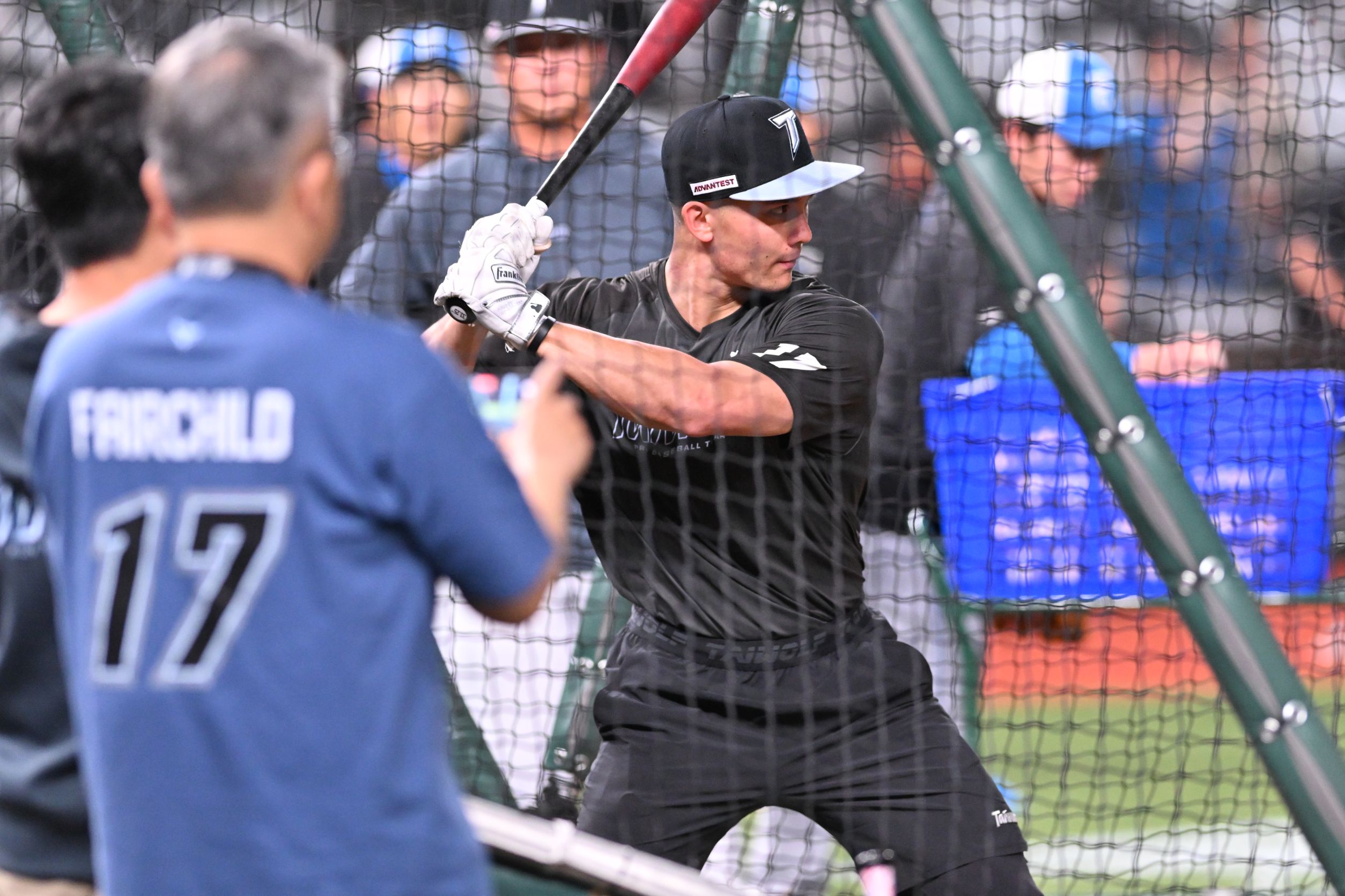 台日交流賽》陳偉殷親自餵球！　費仔：我從小看他跟王建民長大