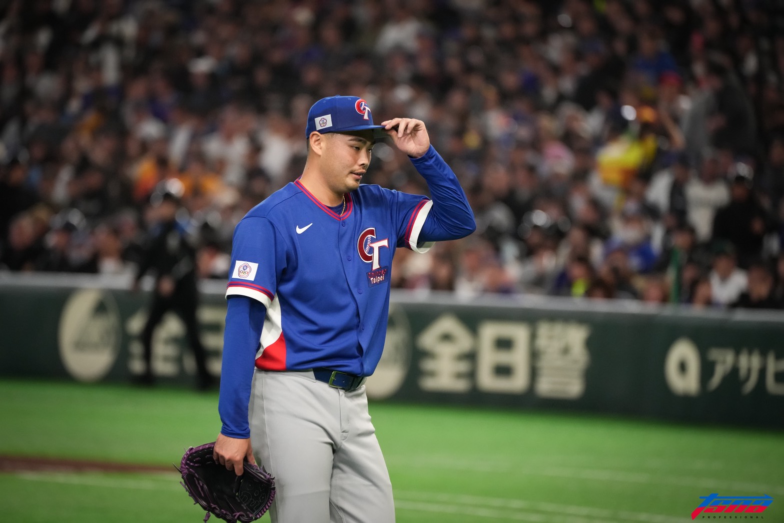 WBC》陳柏毓挨轟自責懊悔眼眶泛紅！　古林睿煬化身「暖男」摸頭安慰他