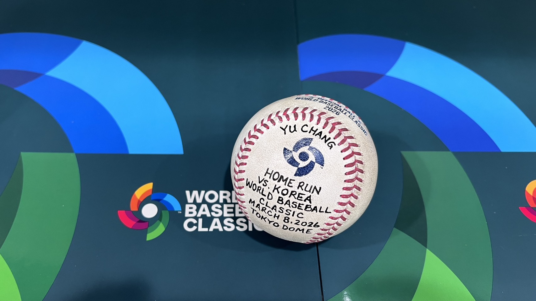 WBC》張育成全壘打球換回來了　球上工整字體是大會寫的　