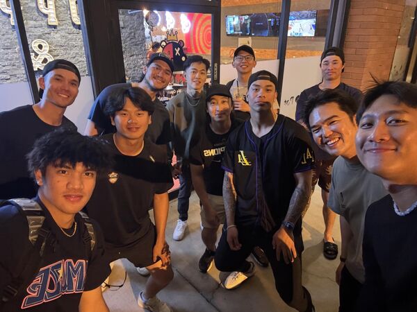 WBC》旅美好手大集合！　龍仔、費仔跟台灣球員一起齊聚吃火鍋