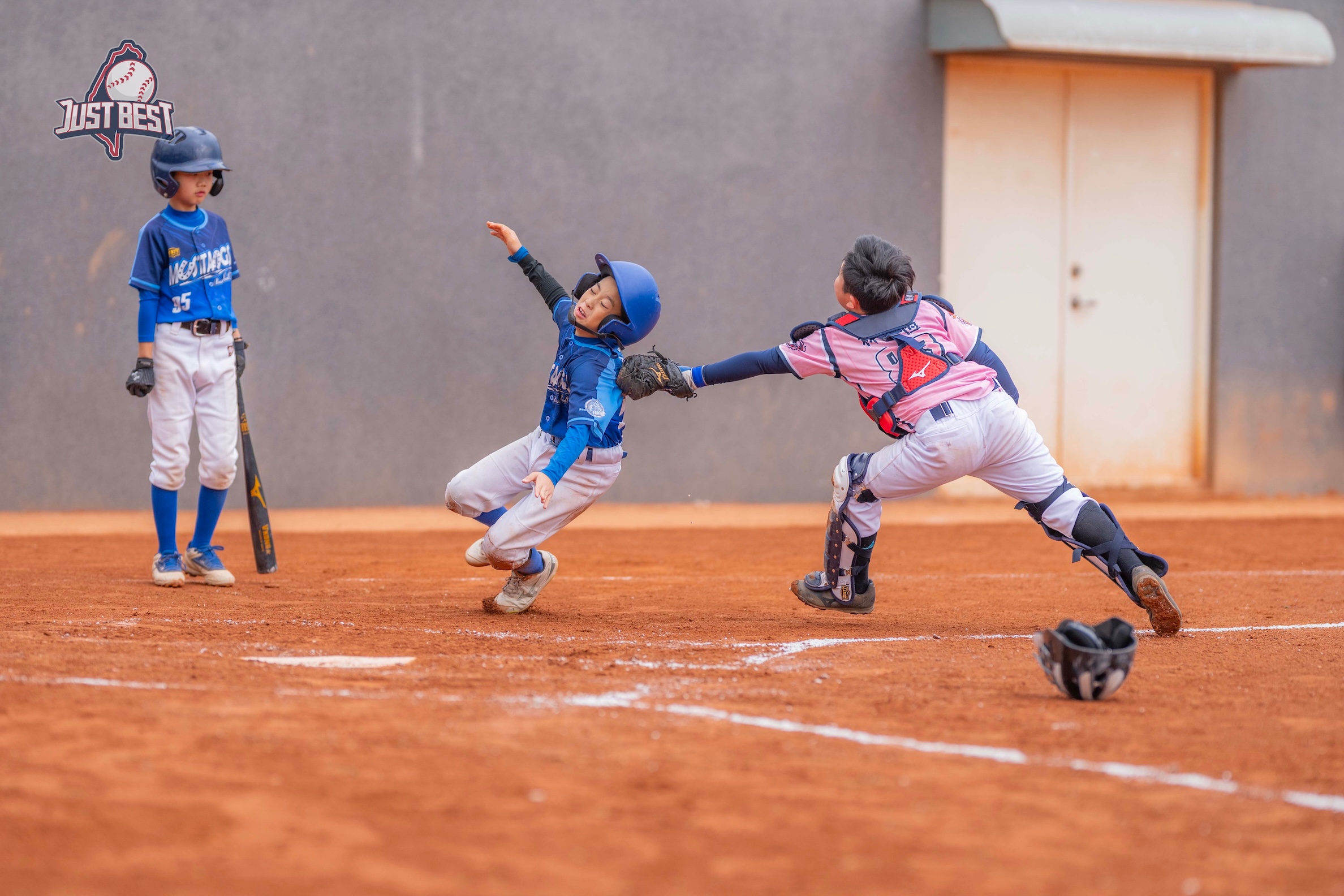 桃園雲豹就是棒》小小馬風羽澤三分砲轟炸麋鹿社區(藍)  侯凱傑雙響砲擊新竹活力鐵甲衛