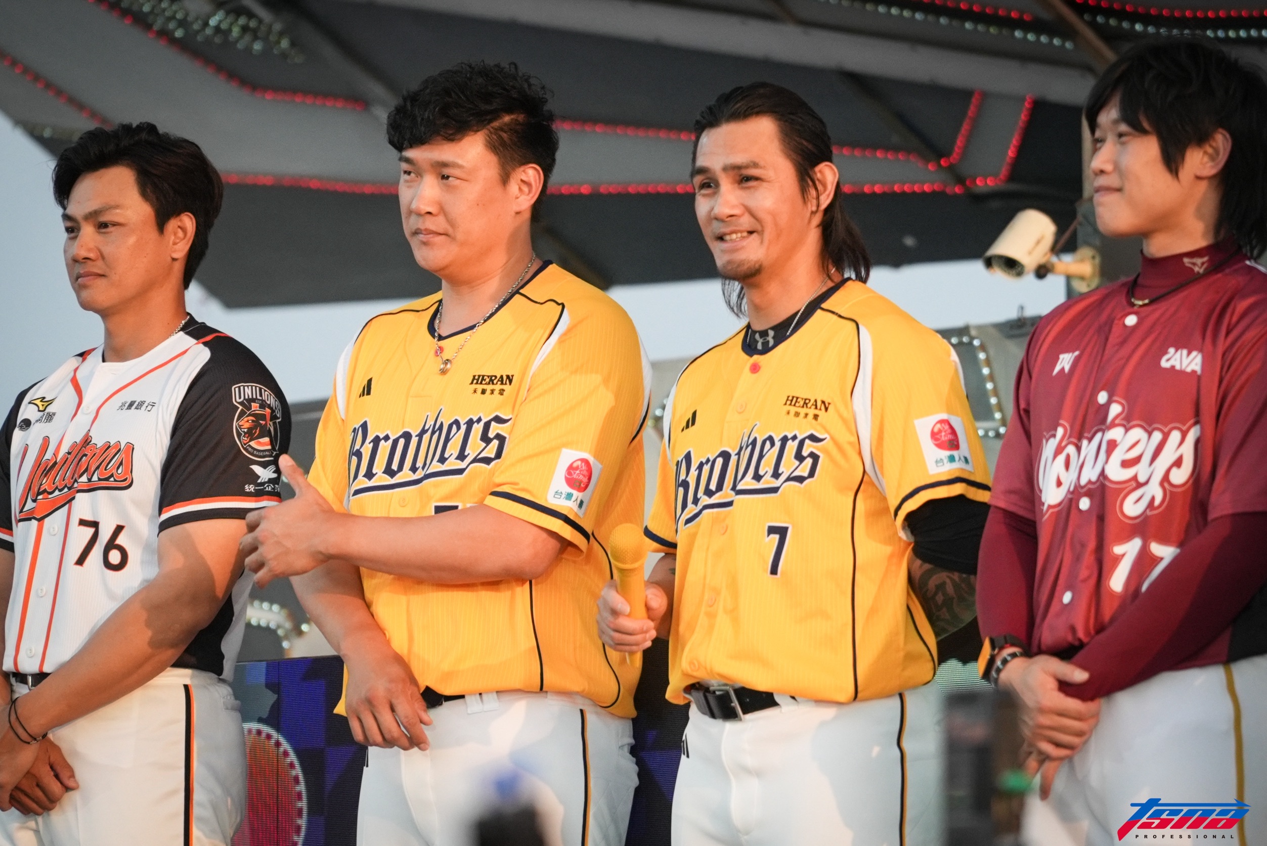 中職》看了王威晨生涯首度在一軍守一壘　許基宏只說1個字