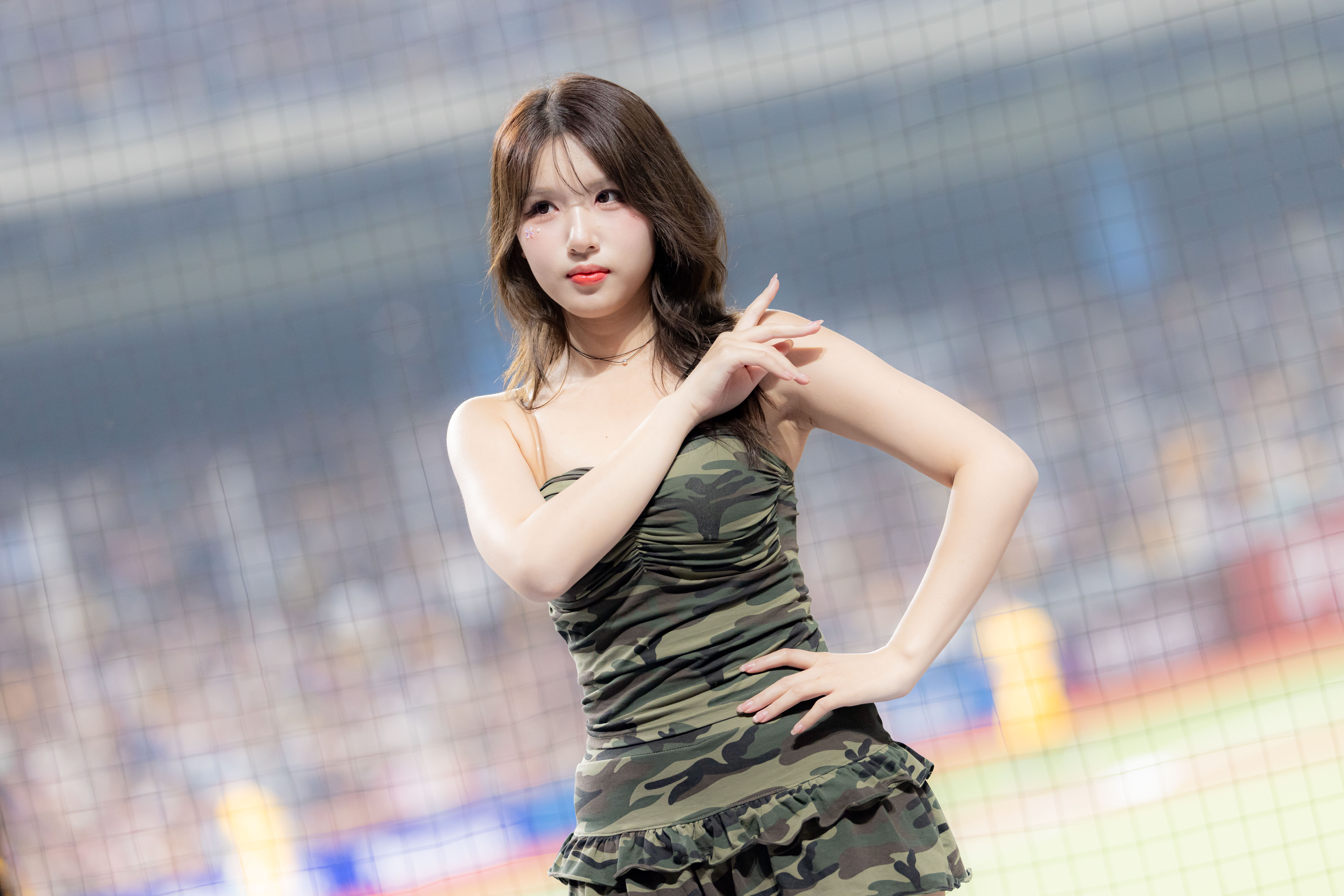 樂天桃猿》廉世彬勝利女神發威！　樂天女孩大巨蛋開場舞讓高佳彬、金佳垠圈粉暴增