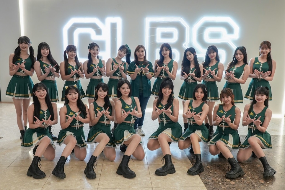 台鋼雄鷹》做伙拚迎開季！高雄街頭掀熱潮　Wing Stars新戰袍首曝光