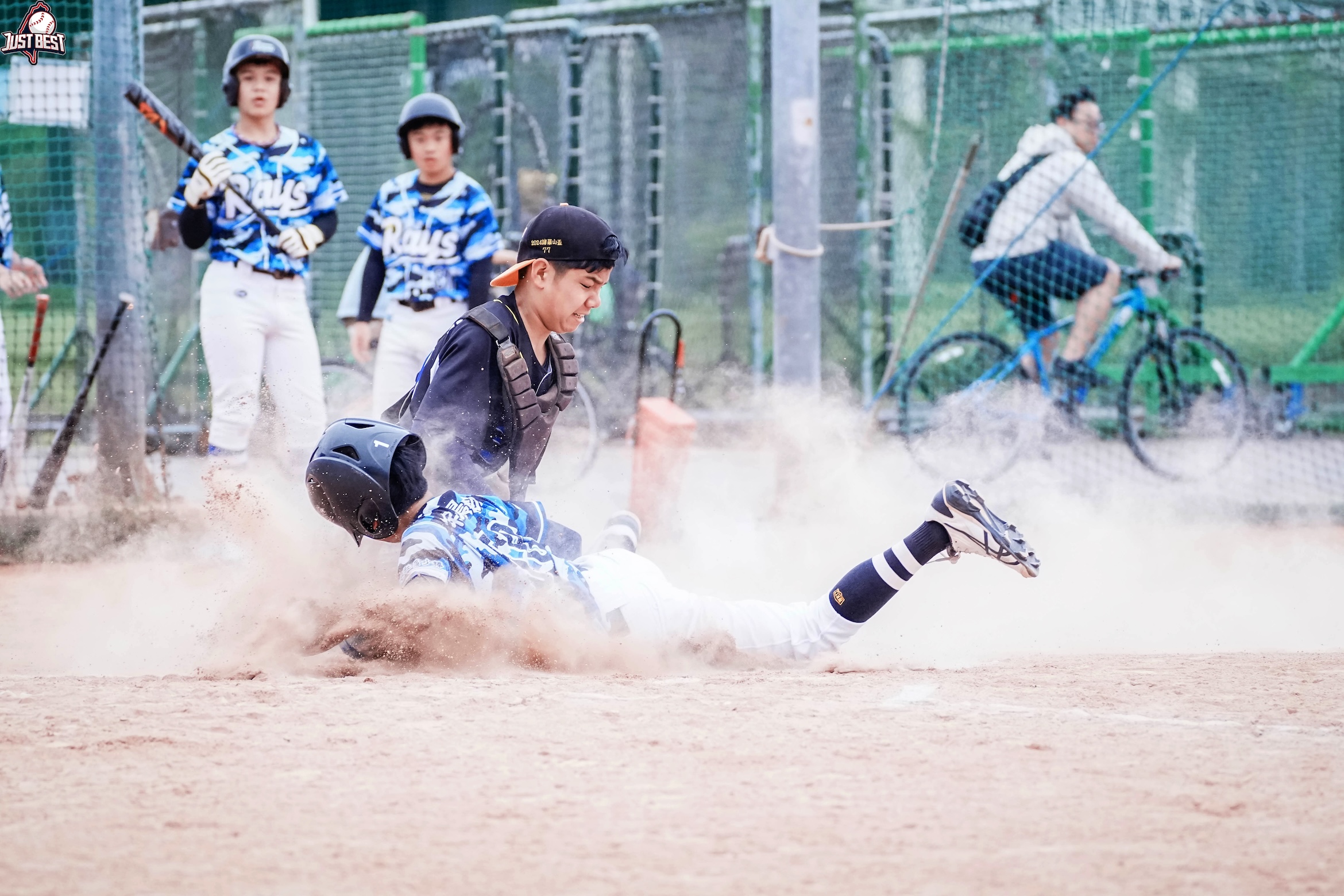 臺北就是棒》光芒社區三局下狂攻6分大局，7比1擊敗港湖社區展現韌性