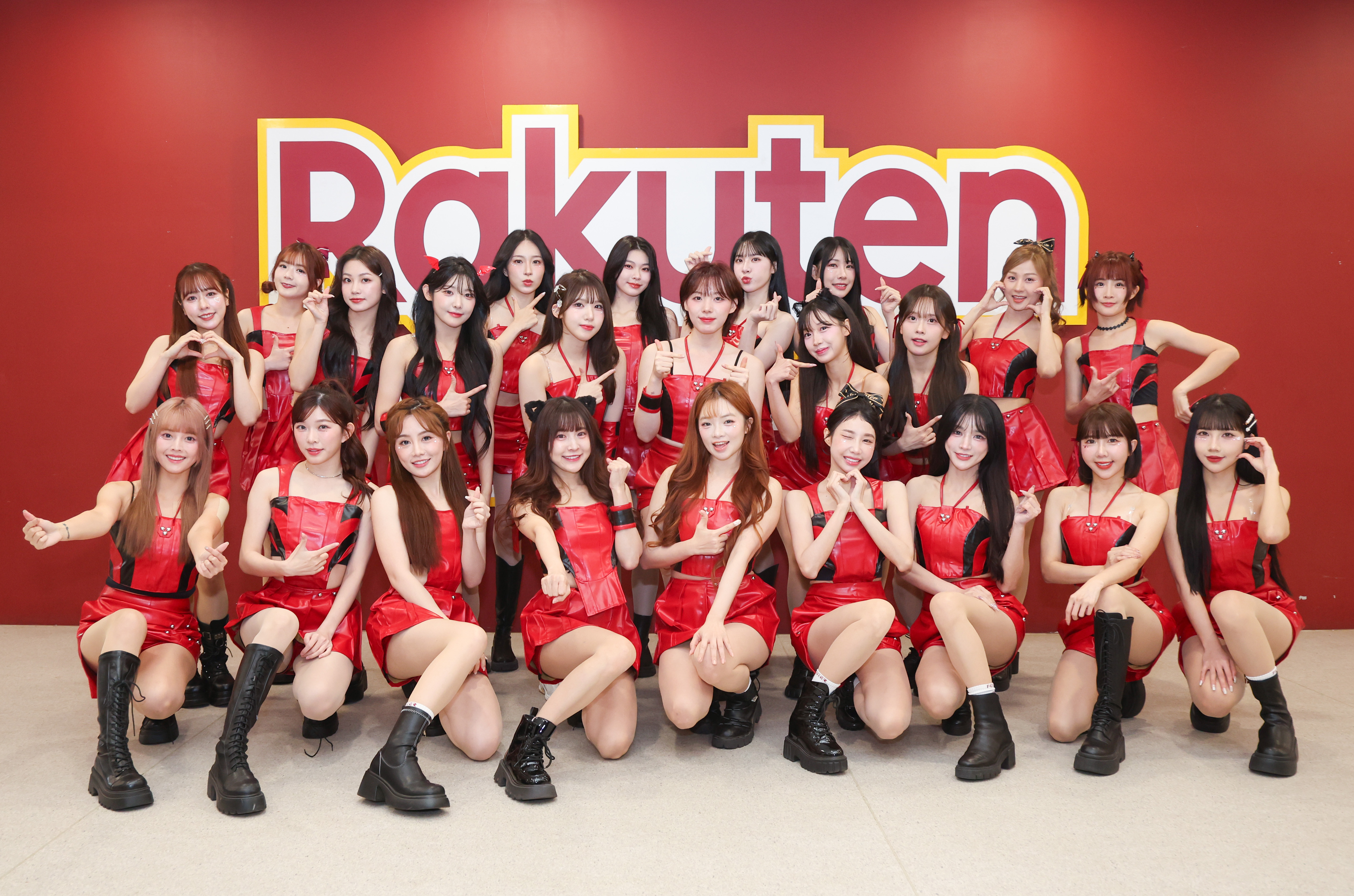 樂天女孩》樂天五本柱首度合體炸場！　河智媛讚「學妹」：外貌實力都很棒