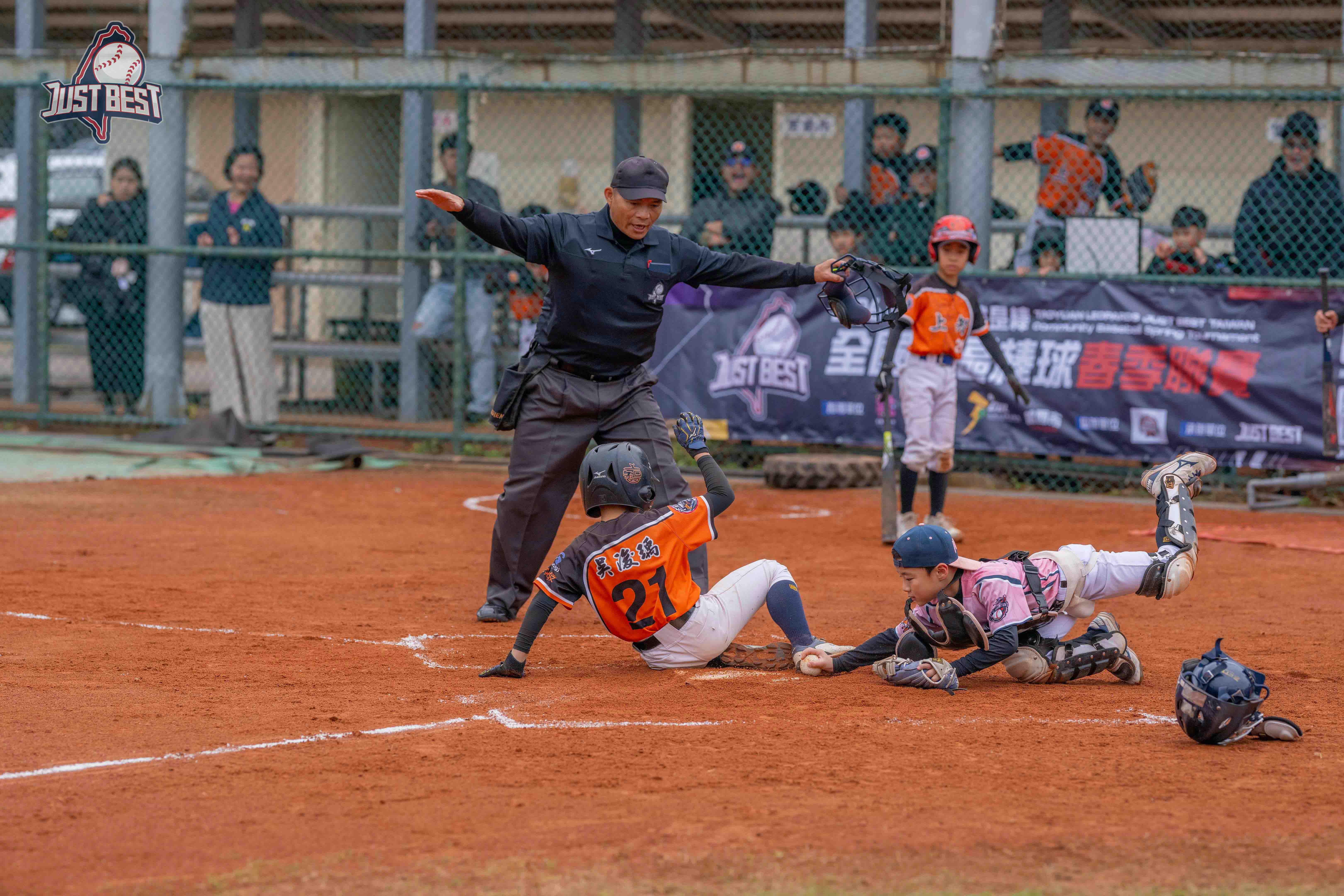 桃園雲豹就是棒》三隊實力伯仲中間，上智隼鷹、麋鹿社區(白)以及新竹活力鐵甲衛各取一勝