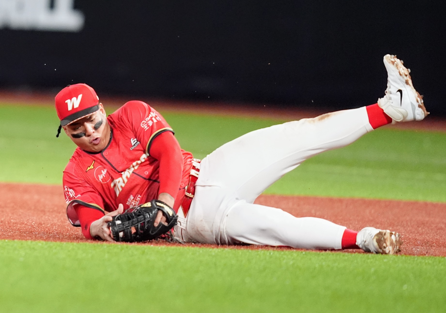 味全龍》吉力吉撈鞏冠受傷退場！　味全龍球團後回報最新狀況