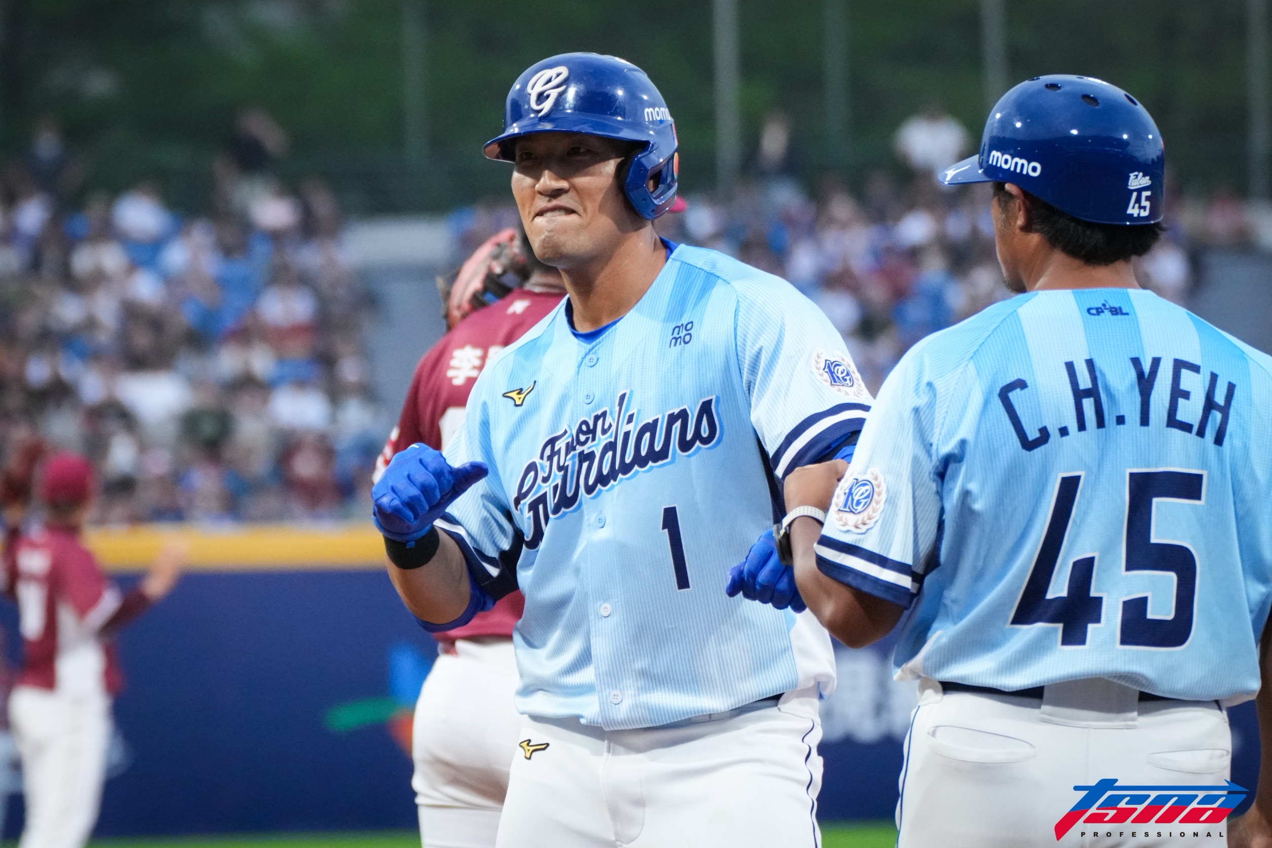 林哲瑄引退》第一打席就敲出中外野安打！　林哲瑄還跑回追平分