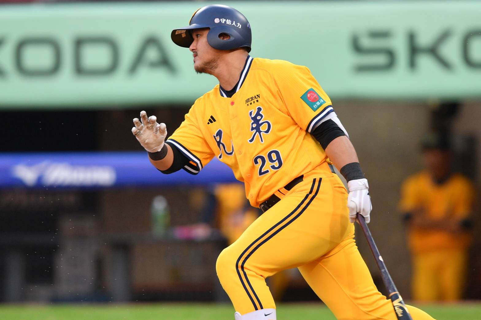 中職》陳俊秀3分砲4打點大爆發！　中信兄弟14比4打爆樂天桃猿拿到本季第二勝