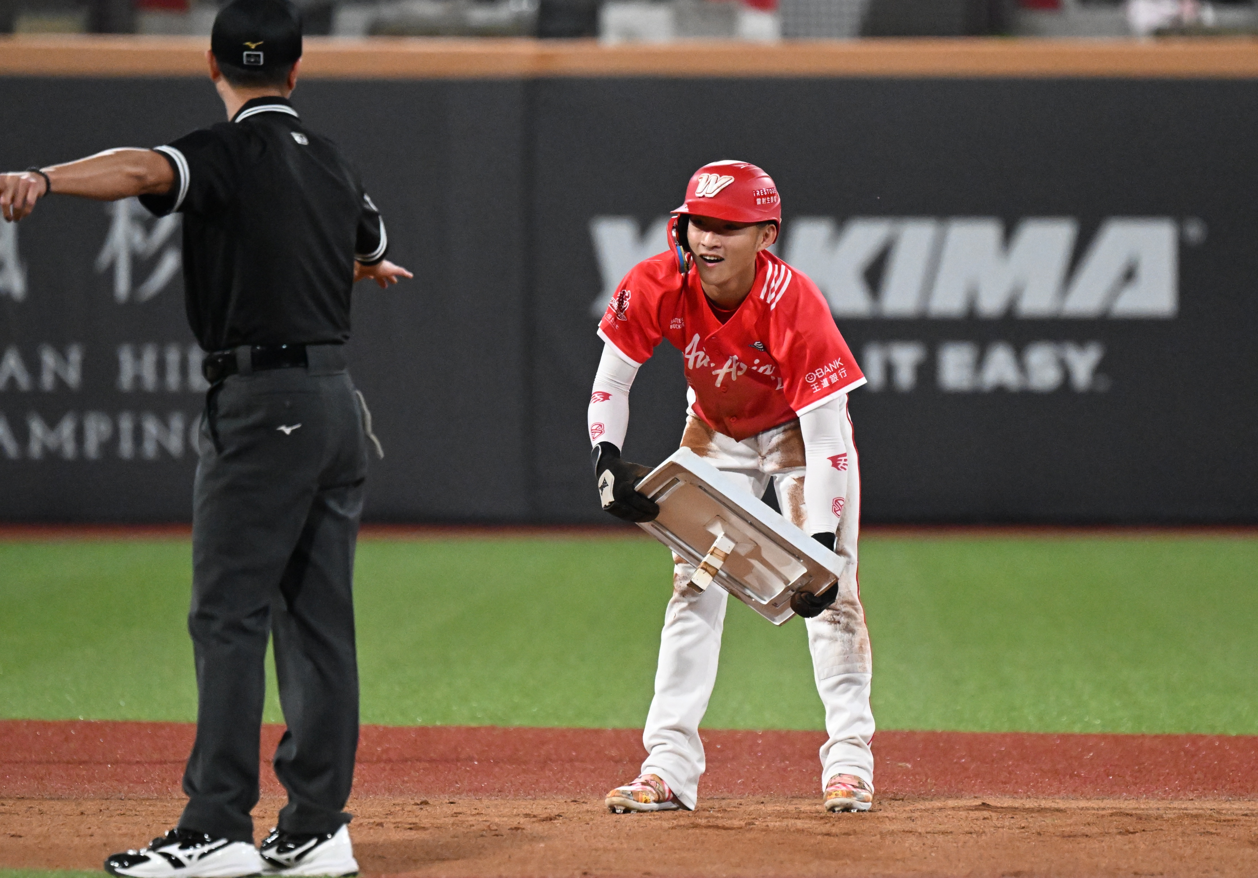 郭天信，味全龍提供。