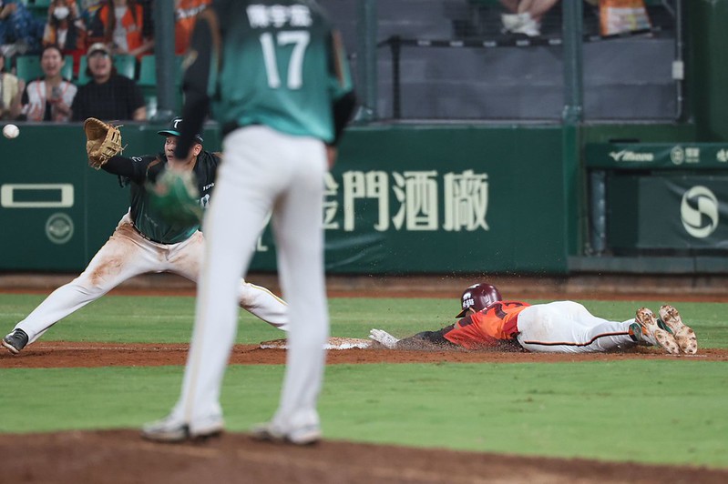 中職》朱迦恩兩度拯救打　亞太首次OT是猛獅10局逆轉勝