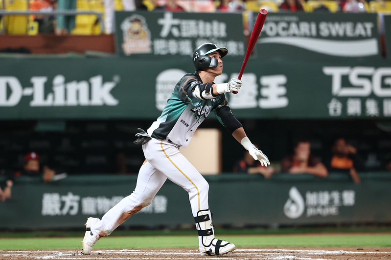 台鋼雄鷹》陳文杰復出球季不想停　洪一中：連換代打也不要