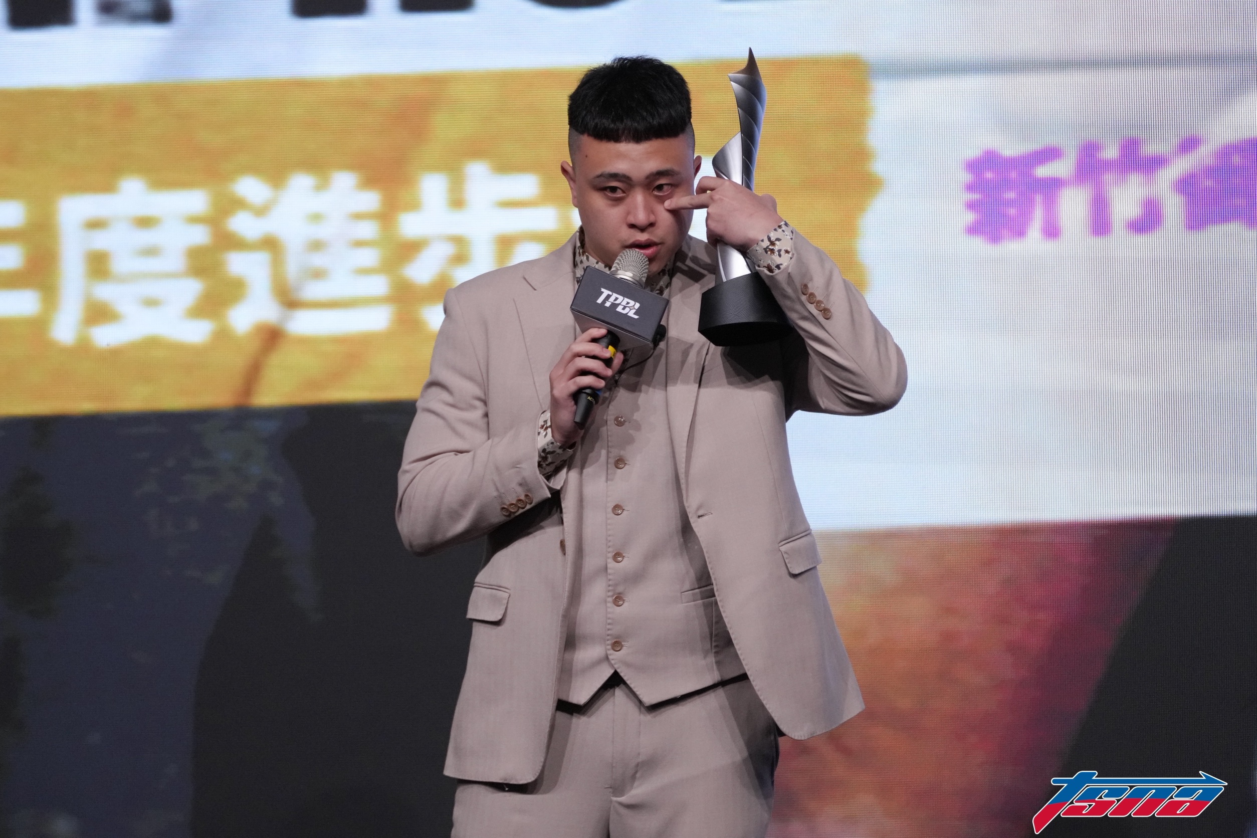 TPBL》從老婆手中接下進步獎　曾柏喻落淚：對我來說不是榮耀