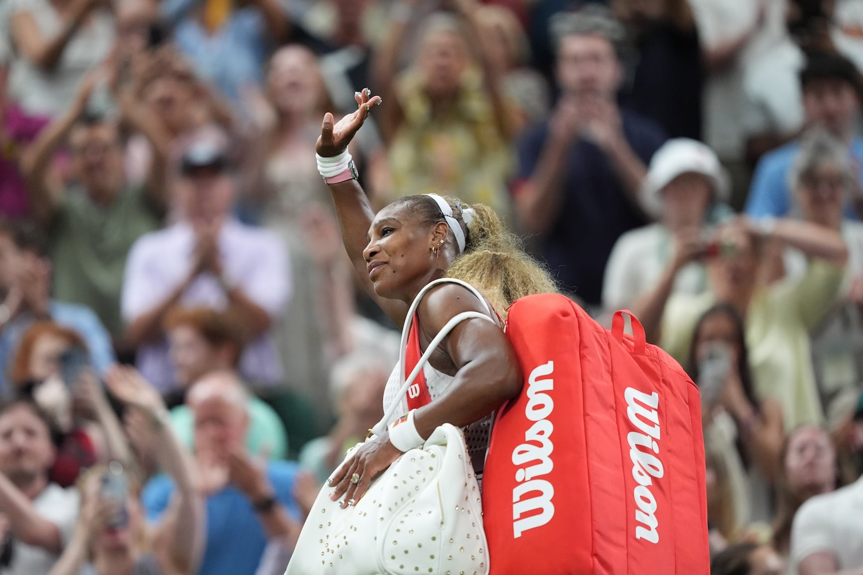 溫網》打女單膝蓋受傷　44歲Serena Williams復出之旅告終