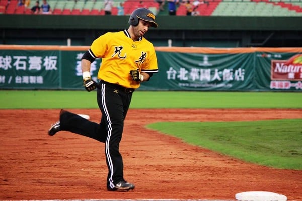 中職》樂天桃猿找「雙洋砲」！　中信兄弟11年前也有「黃金二游」