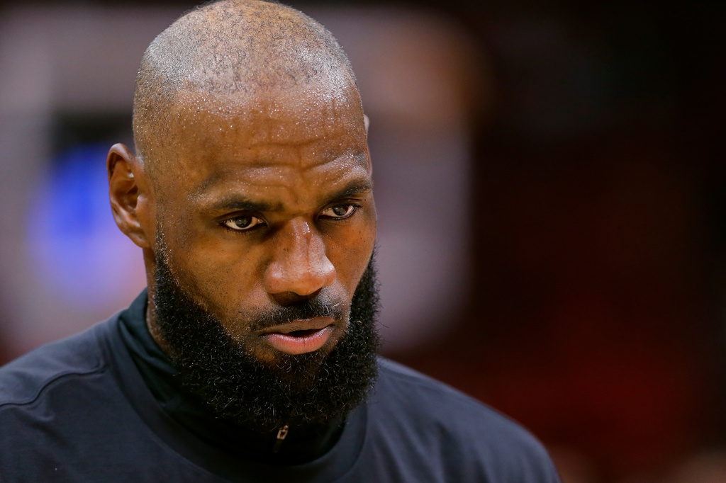 NBA》詹姆斯休季唯一親自面談球隊曝光　加盟76人前曾密會騎士討論回歸可能